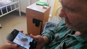 Общение маломобильных людей с родственниками по видеосвязи