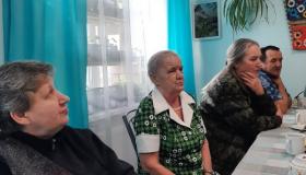 Сегодня свой День рождения отмечает участница творческой мастерской "Умелые руки" Грибачева Л.С.