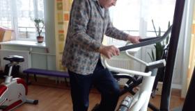 Круговая тренировка на тренажёрах для получателей социальных услуг