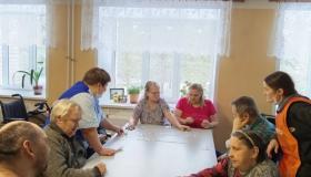 Сегодня на отделении «Милосердие» прошло занятие на тему «Игровая терапия»