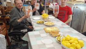 Участницы клуба "Вдохновение" устроили сюрприз для мужчин из Трудовых мастерских!