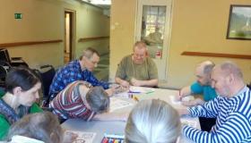 Во вторник на отделении Милосердия (9-е отделение) прошло занятие «Весенний калейдоскоп» 